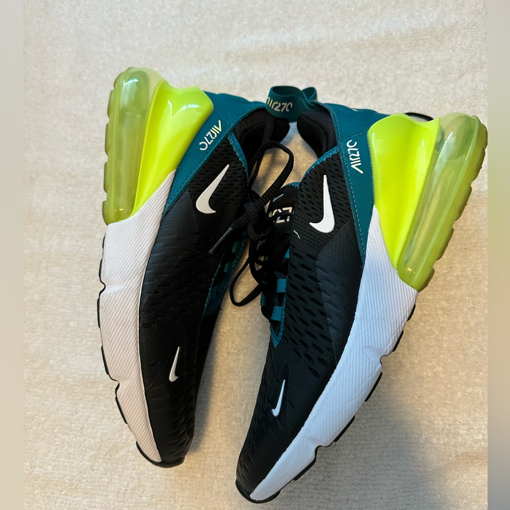 Nike 270